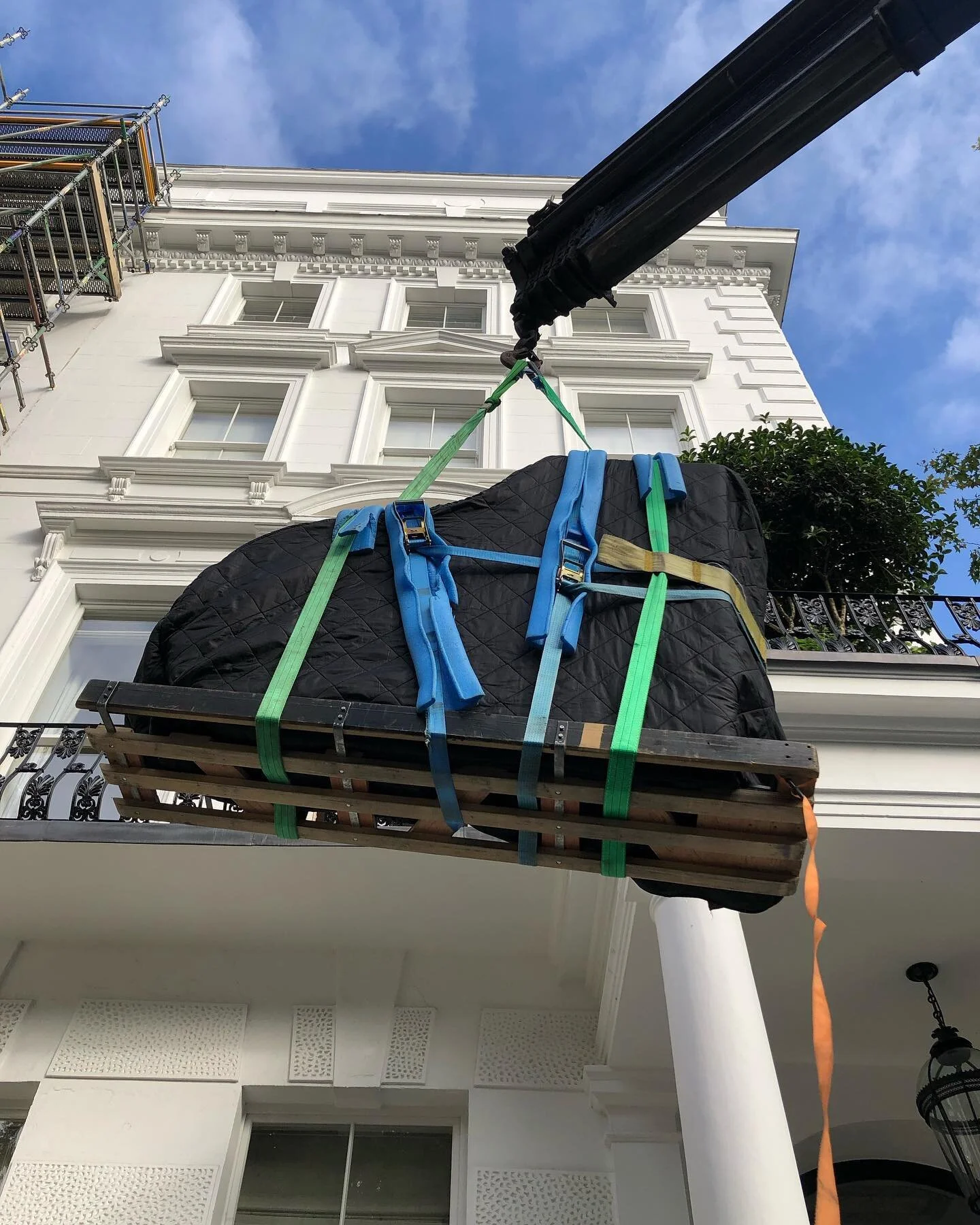Steinway grand piano delivered in London by PianoSpeed